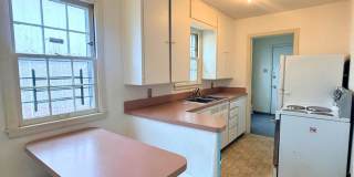 1 Bedroom Duplex Near Washburn University! 1 Bedroom Duplex Near Washburn University! Gallery 4