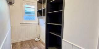 Cozy 2–3 Bedroom, 1 Bath Home with Garage & Sunroom Gallery 12