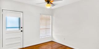 Single Family Home on Sycamore Gallery 27