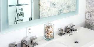 947 4th Street Gallery 7