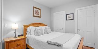 989 Union Street Gallery 30