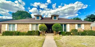 Timeless Living In Lakeridge Estates | 3 Bed - 2.5 Bath - Nearly 3,000 Sq Ft Gallery 1