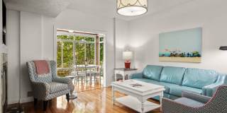 Furnished Pet-Friendly 30-Day Extended Stay Riverfront Condo Gallery 11