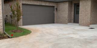 3 bedroom, 2.5 bathroom, 2 car garage Gated Neighborhood Gallery 11