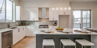 Beautiful Townhome in Southeast Denver Gallery 8