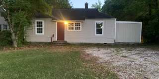 2 bedroom house in Midtown accross the street from Denton Park! Gallery 1