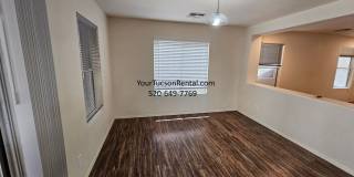 3/2 & a Loft, AC off of River Road near Oracle Road Gallery 14