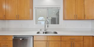 Top-Floor 3BR in Duplex Near BART | Vaulted Ceilings | In-Unit Laundry | Garage Parking Top-Floor 3BR in Duplex Near BART | Vaulted Ceilings | In-Unit Laundry | Garage Parking Gallery 7