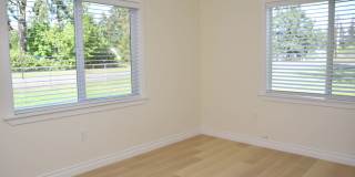 Beautiful 4-Bedroom Lakewood Home with Spacious Yard Near JBLM Gallery 13