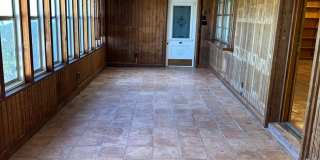 3/2/2 Newly painted! ALL BILLS PAID! Gallery 29