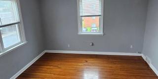 1632-00 BENSON Street Gallery 12