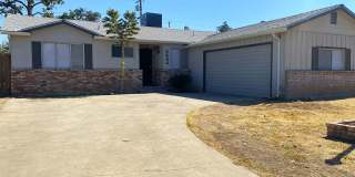 Available NOW! 4/2 With New Exterior Paint!! Gallery 1