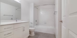 1800 Oak Apartments Gallery 86