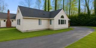 3 bedroom/ 3 bathroom- Mimosa Lane- W&M Law School Gallery 17