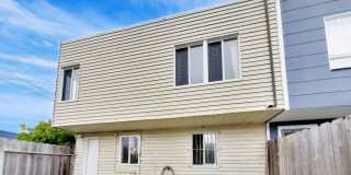 Bright Corner Home with Family Room, Yard & Laundry in Prime Sunset Location! Gallery 30
