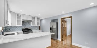 5740 N Lowell Avenue Gallery 14