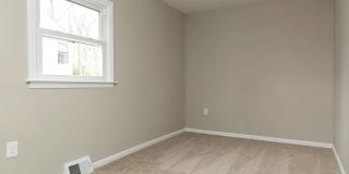 17 Wright Ave Gallery 6