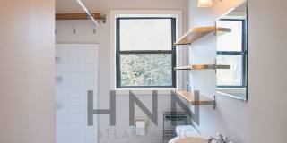 Bright Top-Floor 2/1 Condo in Prime Midtown Gallery 5