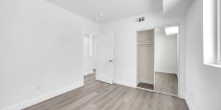 1158 W. 38th St Gallery 36