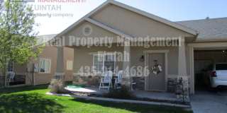 Beautiful 3 Bedroom 2 Bathroom Home Gallery 1