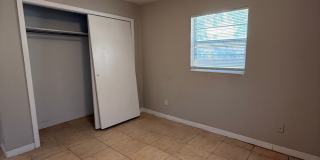 Quiet duplex biking distance from UF! Gallery 10