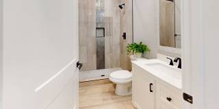 One Private Bedroom/Bath in Spacious 5BR/5BA Townhome Near UTK Gallery 13