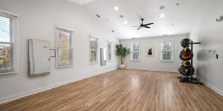 Versailles on the Lakes Schaumburg Gallery 29