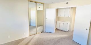 LA JOLLA VILLAGE LIVING! SPACIOUS 3BD/2.5BA TOWNHOME AVAILABLE JUNE for $4,795/mo! Gallery 15