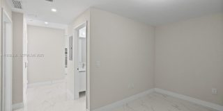 Island Bay Gallery 20