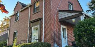 3 Bedroom || 1 Bathroom Single Family Home Gallery 1
