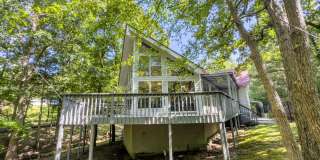 Pine Drive Lake House Gallery 1