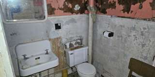 2424 Broadway St Gallery 29