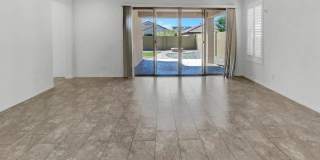 6418 W Mark Lane Gallery 10