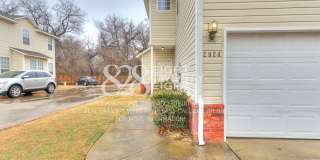 PRELEASING NOW FOR JULY 2026! Amazing 3 Bed/2.5 Bath/2-Car Garage Condo Minutes from Campus! Gallery 6