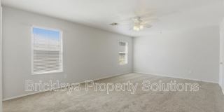 2413 E Hazeltine Way Gallery 22