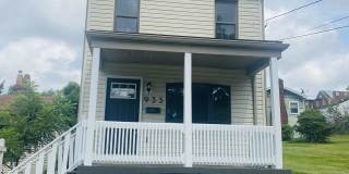 933 6th Street Gallery 1