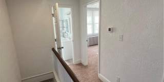 136 Glendale Avenue Gallery 21