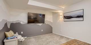 Corner Unit 2 BDR / 2.5 BA Townhome Gallery 25