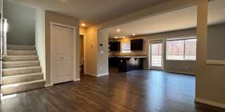 Wonderfully maintained Rainier Ridge Puyallup Home! Gallery 5