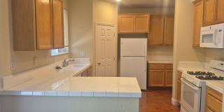 Adorable 3 bedroom 2.5 bath with loft Gallery 10