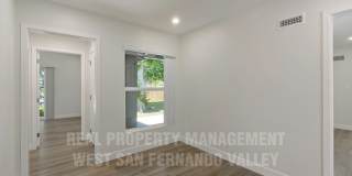 Beautifully Remodeled Single Family Home with Pool Gallery 25