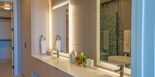 One River North Gallery 17