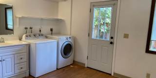 Four Bedroom Home Near Campus Gallery 4