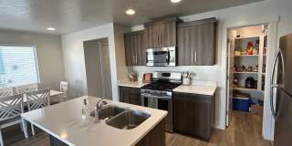 Charming 4 Bd, 2.5 bath in spacious home! Gallery 6