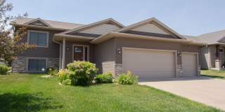 Beautiful NW Rochester home w/upgraded finishes! Beautiful NW Rochester home w/upgraded finishes! Gallery 1