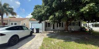 2011 CORNELL AVENUE Gallery 1