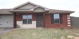 2 Bedroom Duplex for Rent in Lindale! Tour Today! Gallery 1