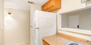 Nice 1 Bed/ 1 Bath in  Gated Community with Lakes/Ponds! Gallery 6
