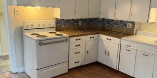 3 bedroom, 1 bath, 2 story half double house Gallery 1
