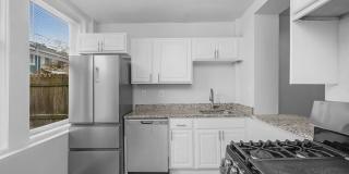 Beautifully Renovated 3 Bedroom 2.5 Bathroom Rental with study in McElderry Park VOUCHER Holders Wanted Gallery 1